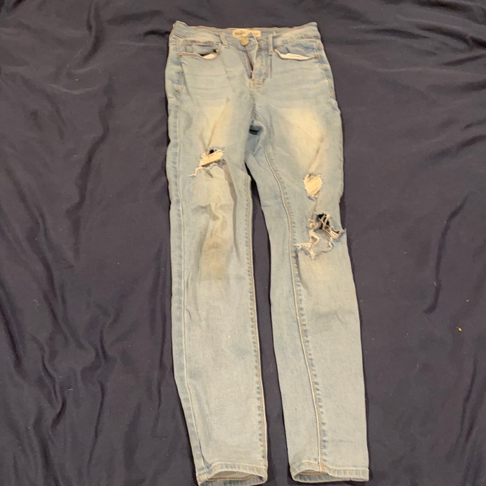 Ripped skinny jeans
